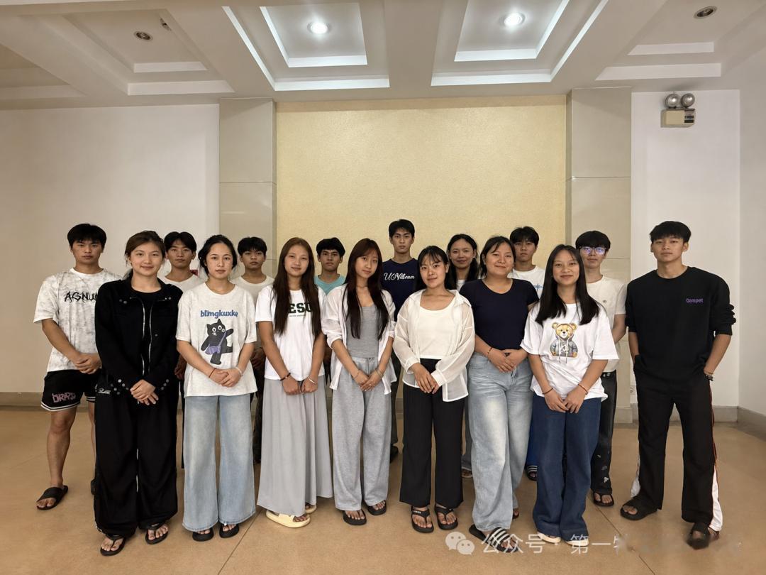 缅北果敢56名公费师范生毕业等待分配！这56名毕业生，是果敢地区公费的师范毕