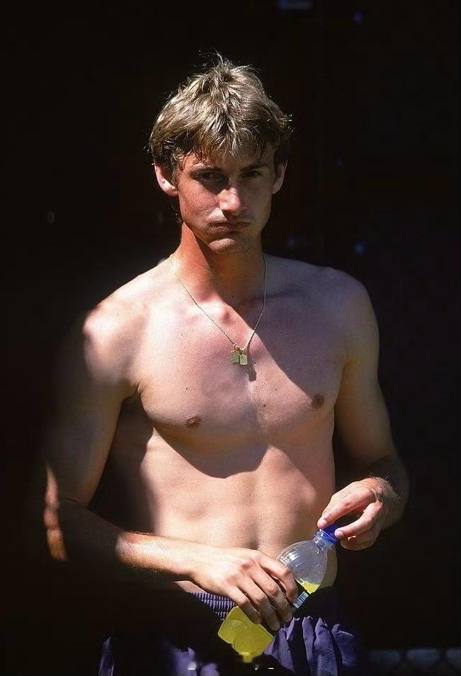 atpboys世纪初的劳伦斯提名名单，相继入围的“80黄金一代”：萨芬、费雷罗