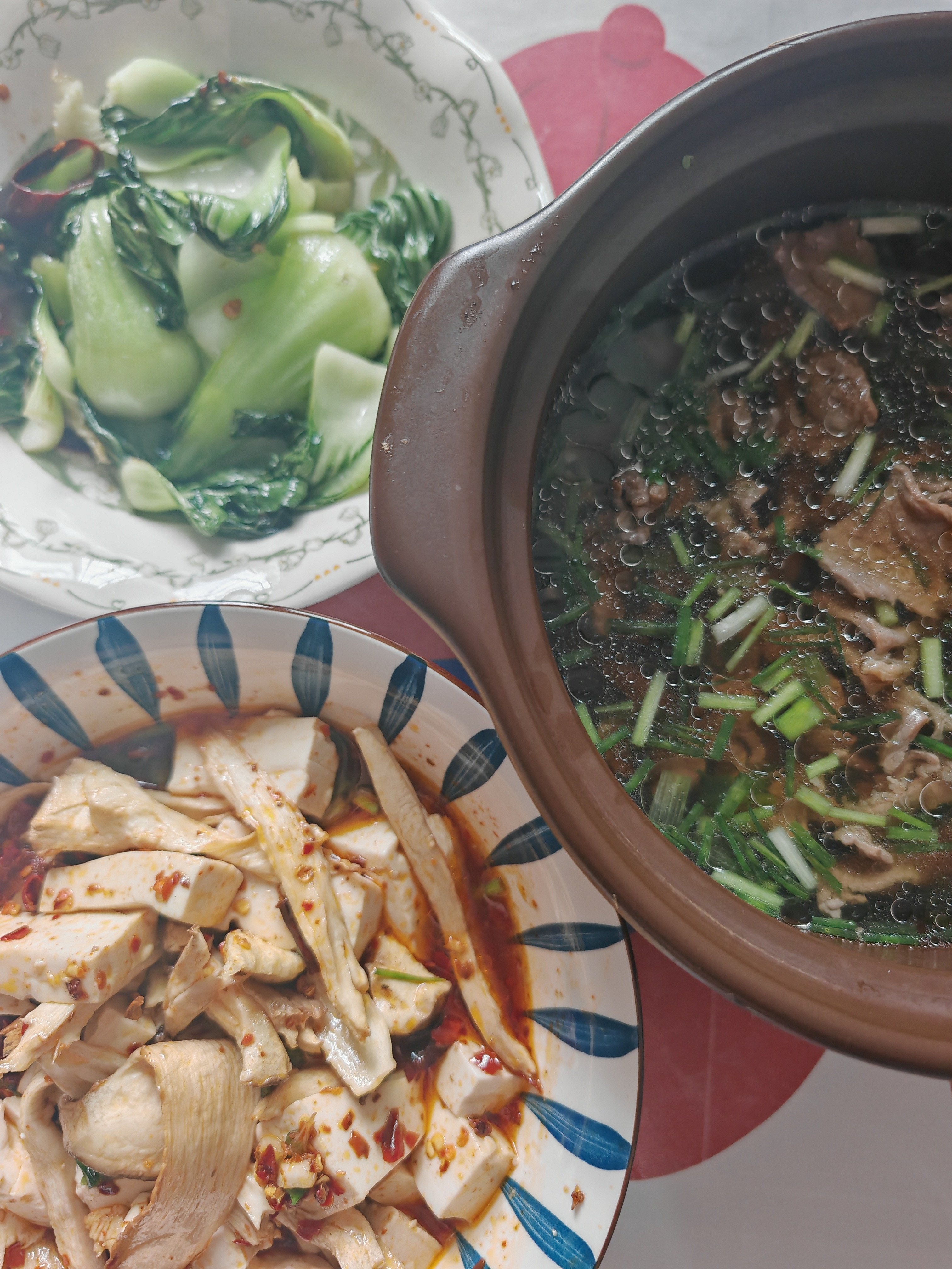 午餐饭来，你们吃啥
