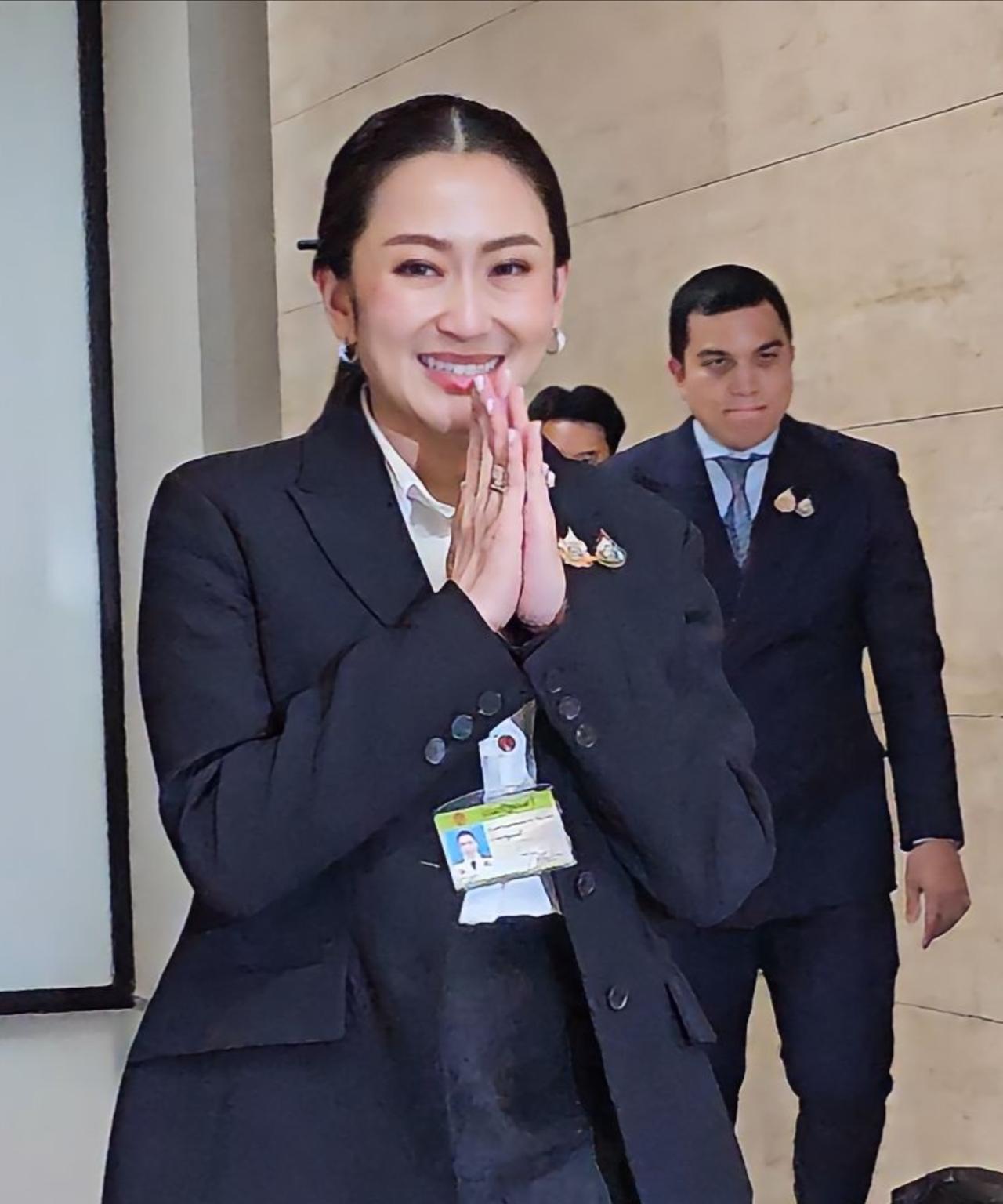 佩通坦状态真不错，颜值360度无死角2025年8月13日，记者追踪报道了总理兼