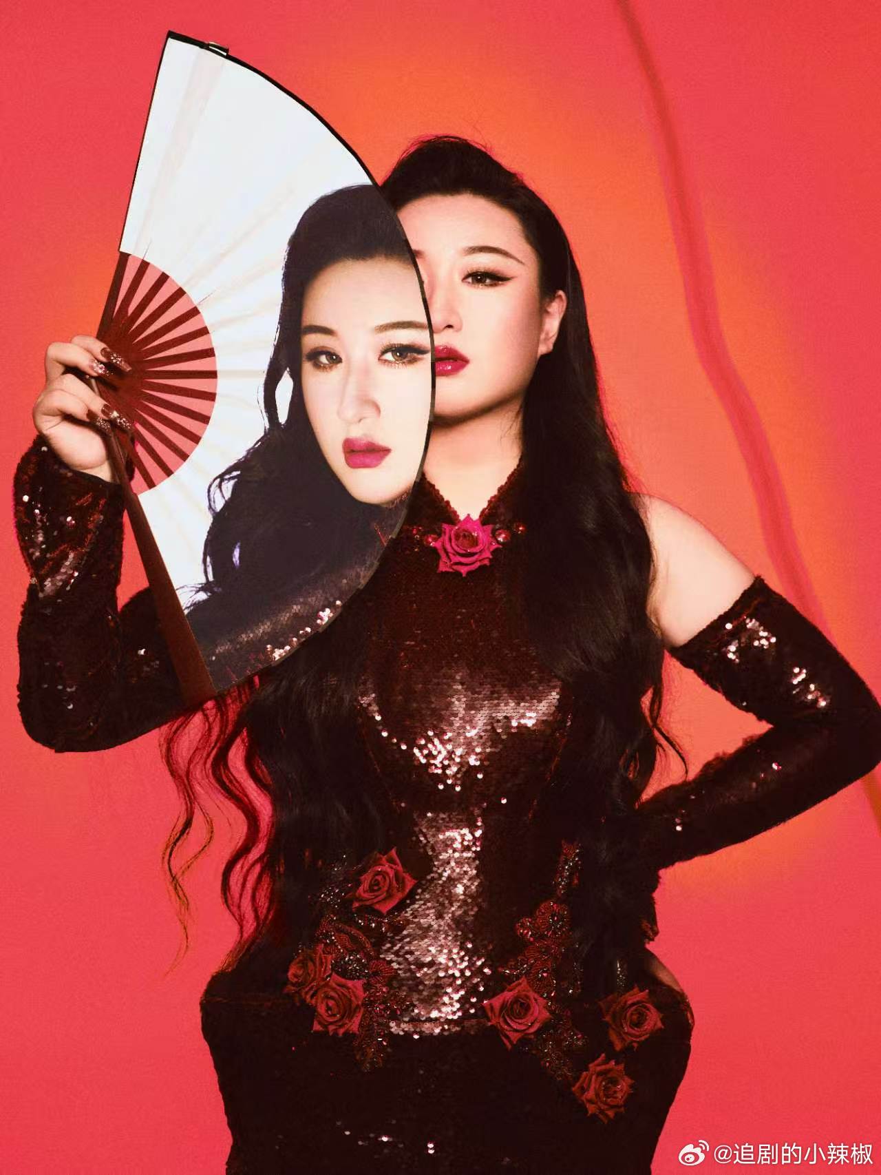 谁给锤娜丽莎化的妆啊啊啊锤娜丽莎的造型师加鸡腿，这妆造太适合她了，一整个明艳风锤