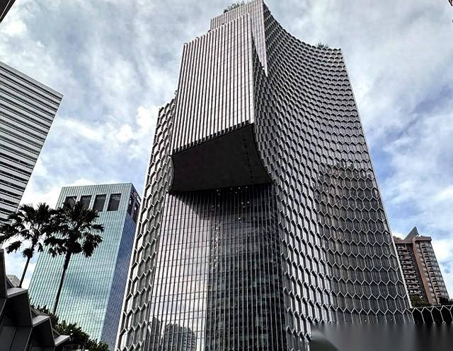 你的人，把你锁在你的办公室门外。等你终于进去的时候，办公室空了，账上3100多