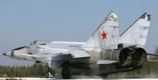 为什么<em>米格25</em>的影响那么大？就这么说吧，<em>米格25</em>是人类战机历史上，唯一能够在