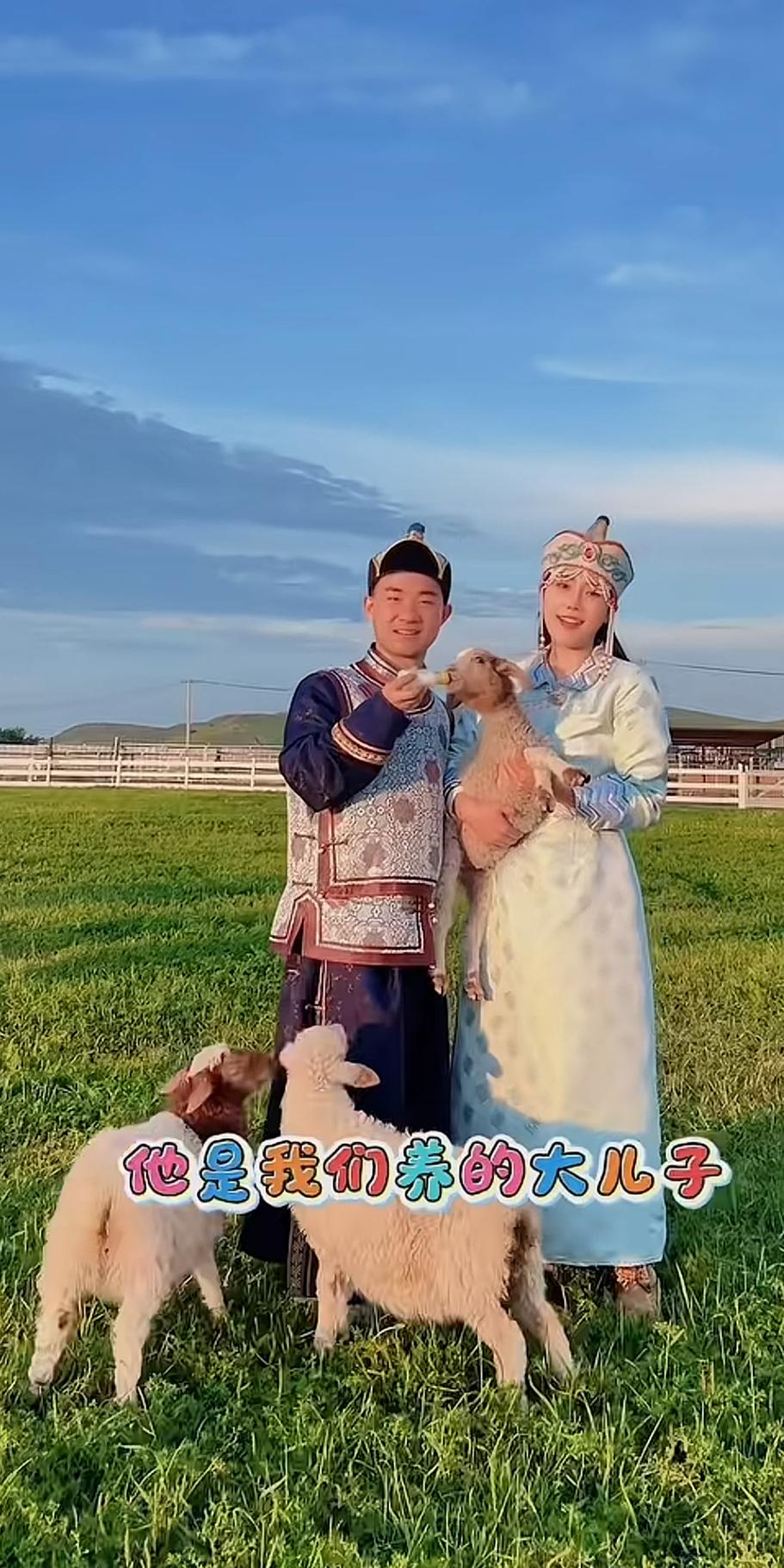 胡嘉博草原喂小羊，隆重介绍和陶阳养的“大儿子”，网友在线催生期待小陶阳！德云社胡