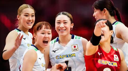 别看日本女排这次打进了世锦赛四强，以为她们就是世界强队，其实还真不是，看看日本男