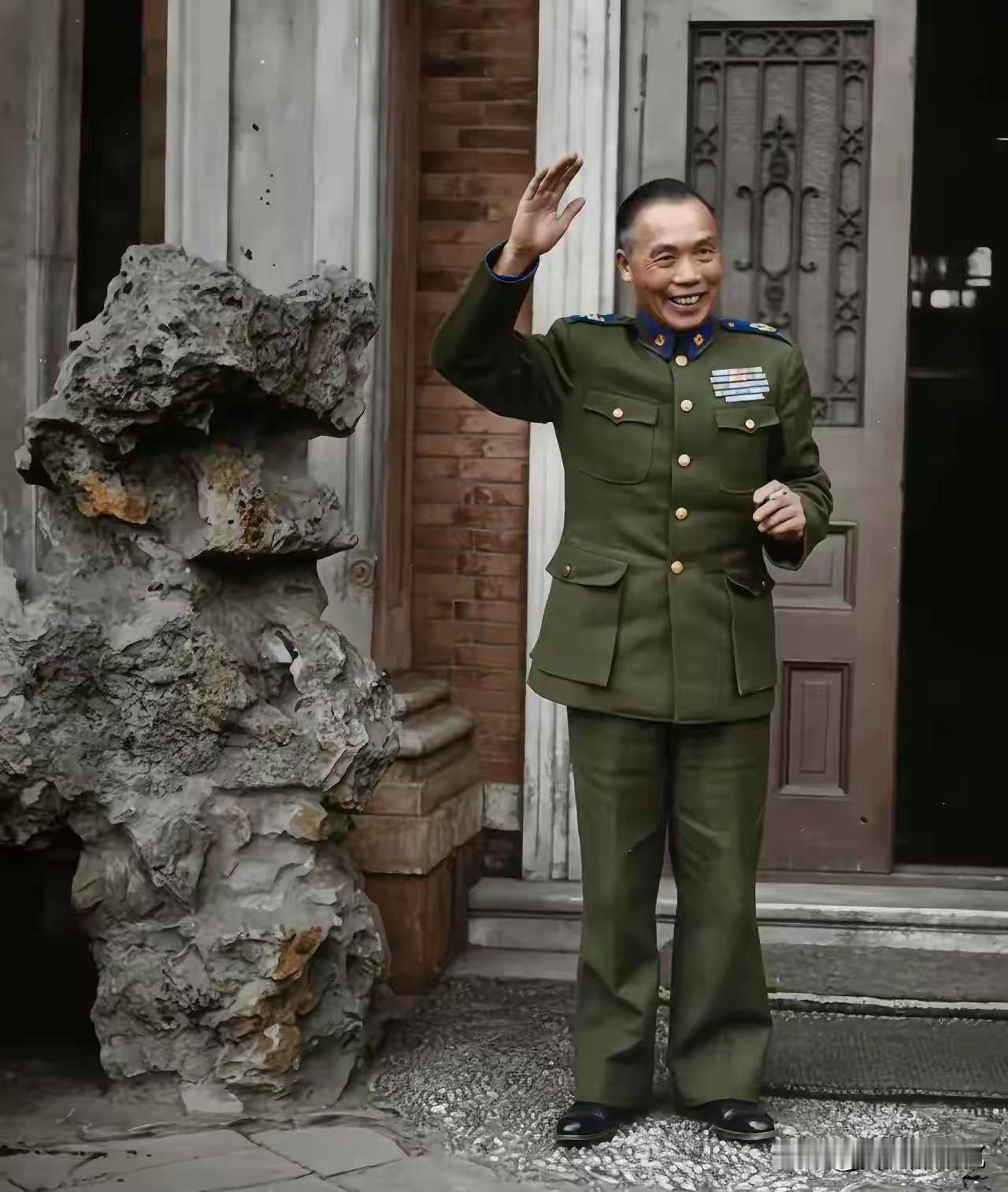 李宗仁1947年留影[玫瑰]