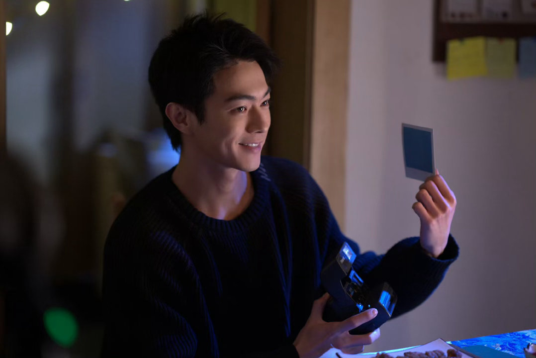 感受许凯这两个哭戏镜头许凯哭戏演技大赏谁被许凯的哭戏狠狠拿捏了，无声落泪的破碎