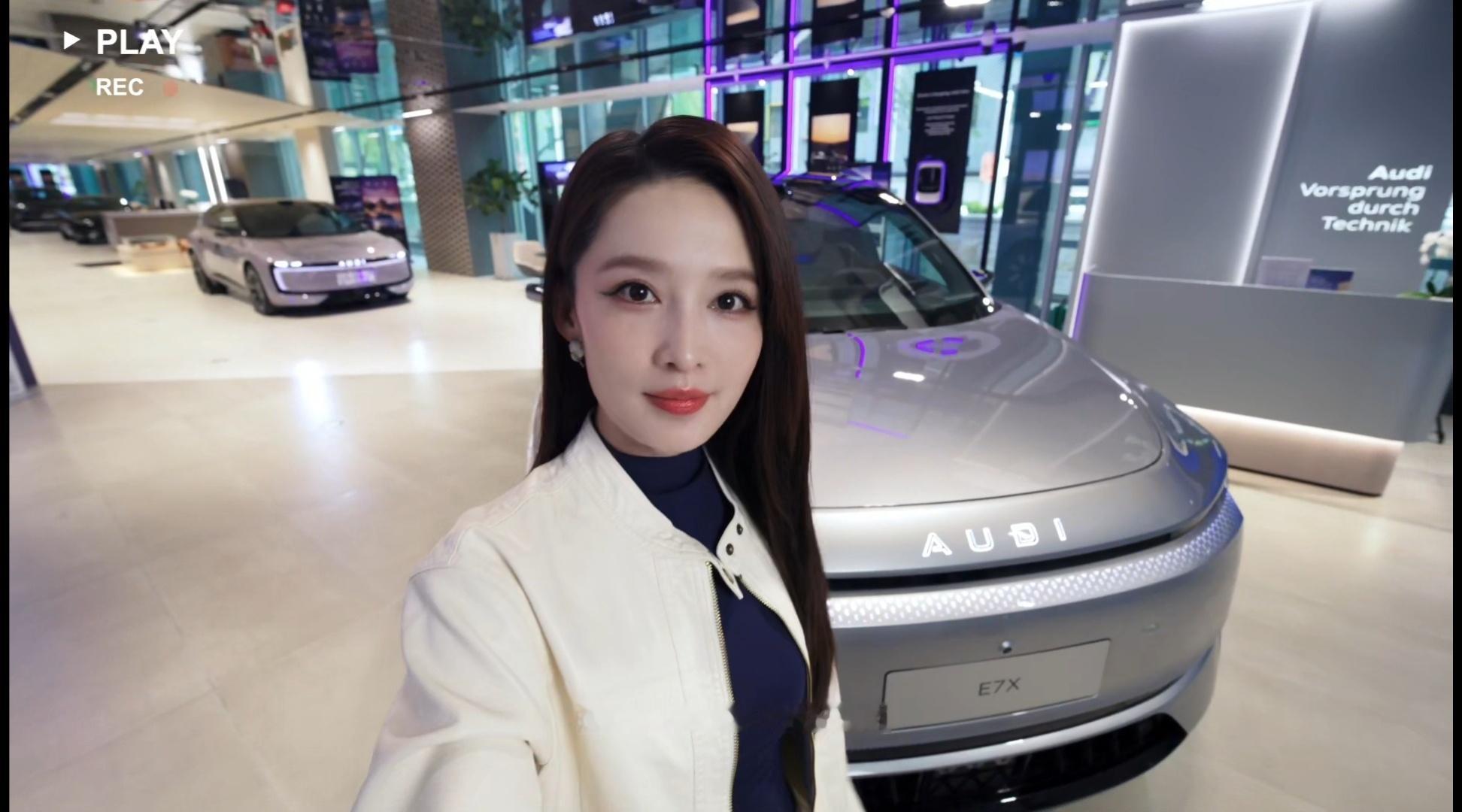 李沁竟然被TA暖到了看到李沁体验奥迪E7X的视频，体会到了什么叫做移动的休息