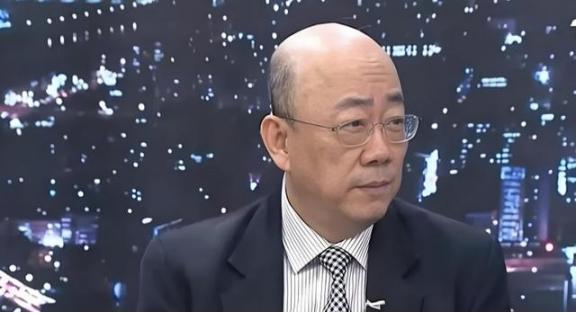 台湾时事评论员郭正亮说：“我发现同样是外国军舰擅闯南海，中国对日本的的态度和其它