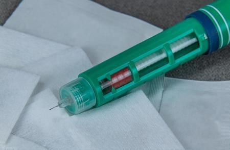 “笑不活了！”身边有人血糖偏高遵医嘱打胰岛素，坚持两个月后才发现胰岛素笔保护盖