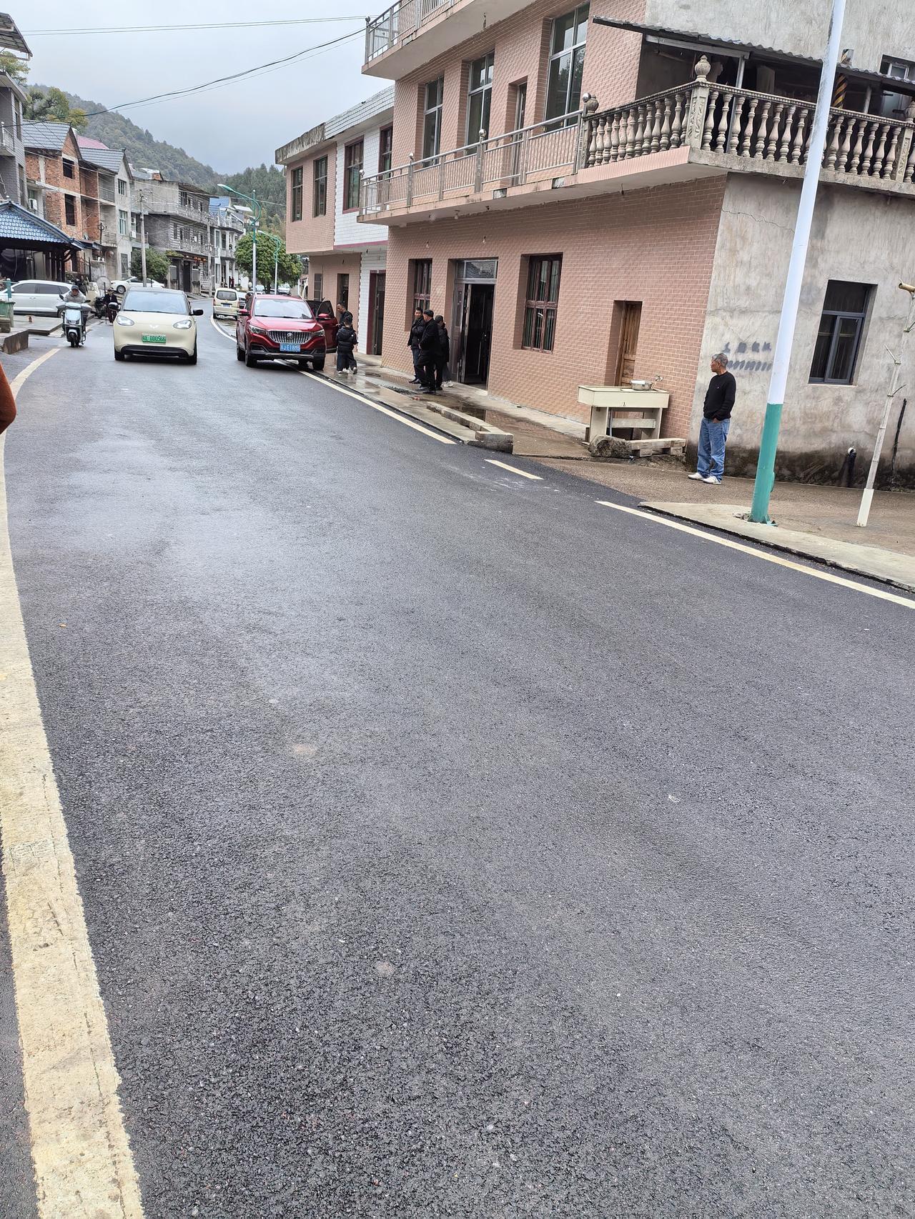 在农村，乱传谣言有多离谱。年前堂侄女结婚，亲戚问我赚到多少钱，现在有多少钱。