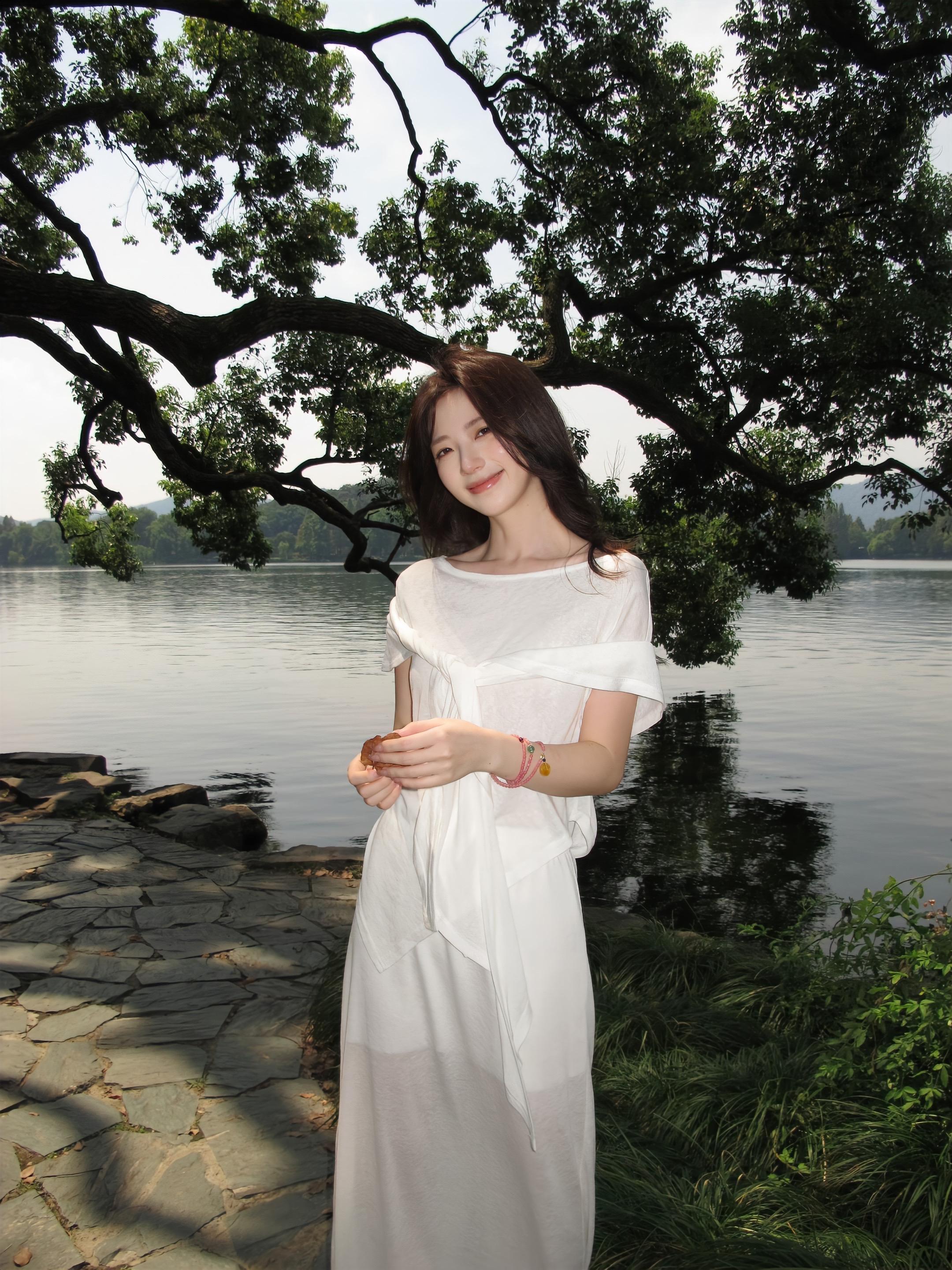 “你的眼睛是夏日的第七行情书”