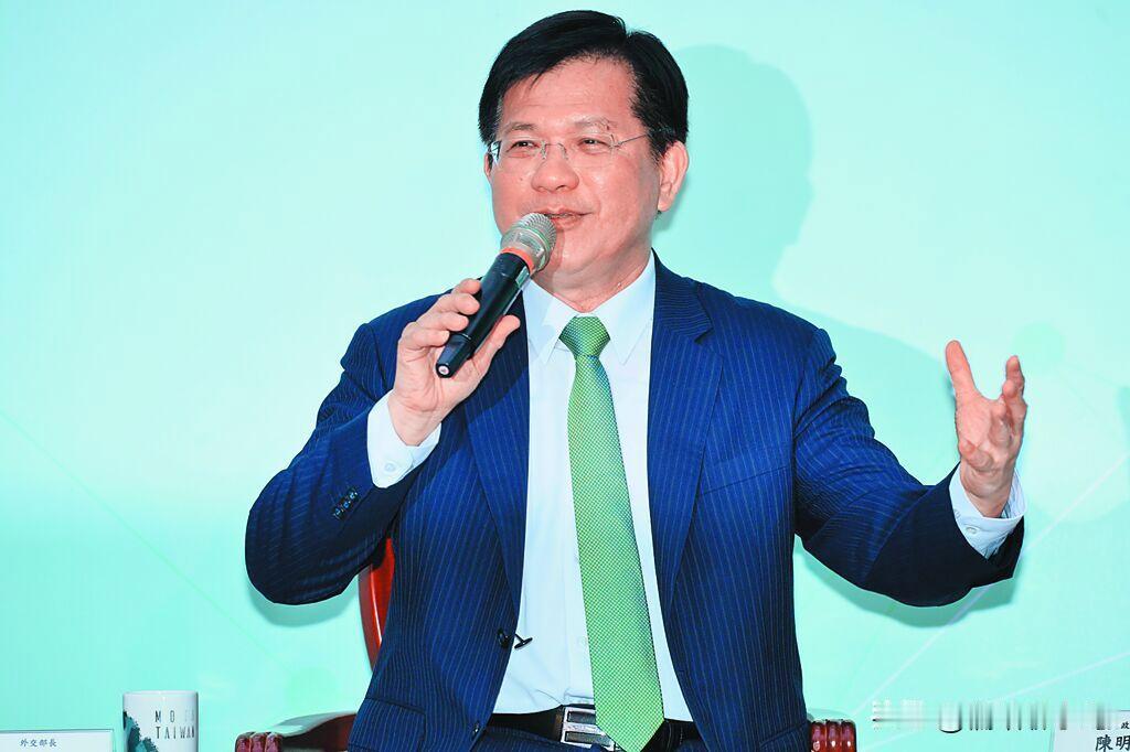 网传林佳龙窜日遭日方拒绝仅能停留机场台湾外事部门回应：不予置评 近日岛内网