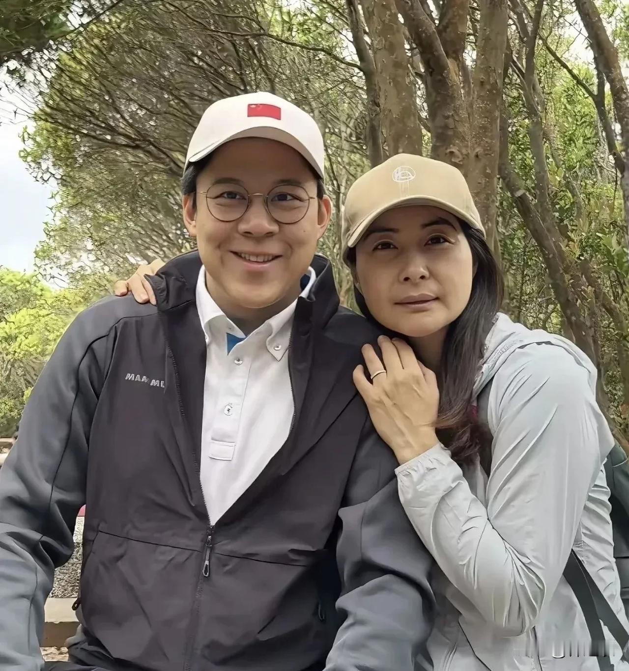 郭晶晶只是选择在某些方面节俭，并不是方方面面和普通人一样没得选择，因为她用钱和资