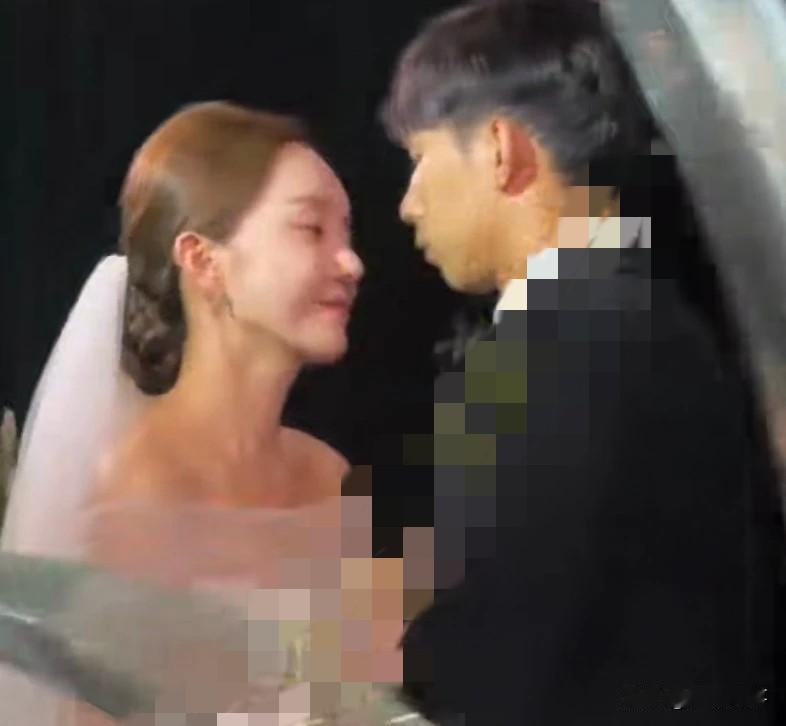 T佑为崔阿扎注销一个vx号，取消前女友15桌！T佑说婚