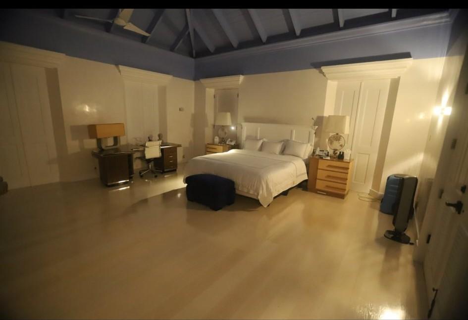 🔍《纽约邮报》爆料：民主党公布爱泼斯坦岛新画面《纽约邮报》消息称，民主党公