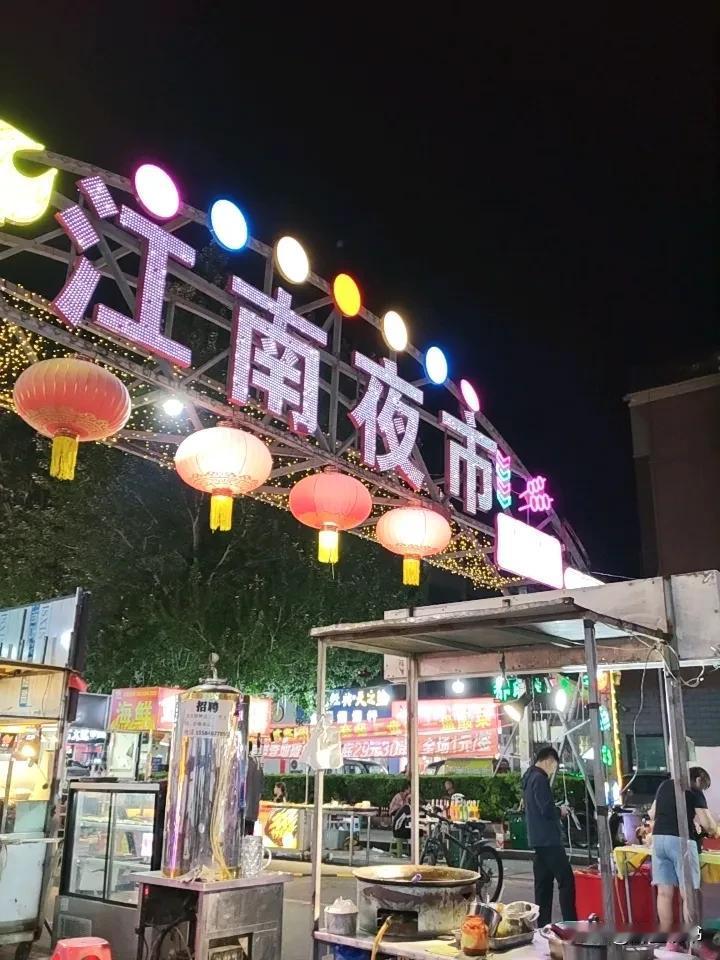 越活到年岁渐长，越发读懂成年人最好的活法，便是慢慢归于沉静。年少总想热闹扎
