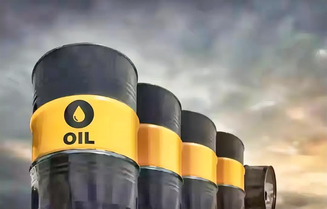 断供突袭！中国炼油厂弃购委油，转投加拿大高价重油？美国强夺全球最大石油储备