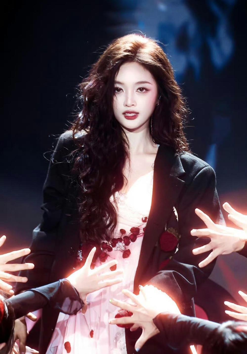 吴宣仪太美了