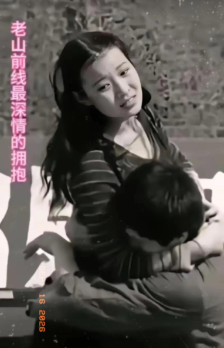 东方歌舞团演员于淑晴老山演出后，一名19岁战士拦住她提出一个请求，他说：姐姐，我