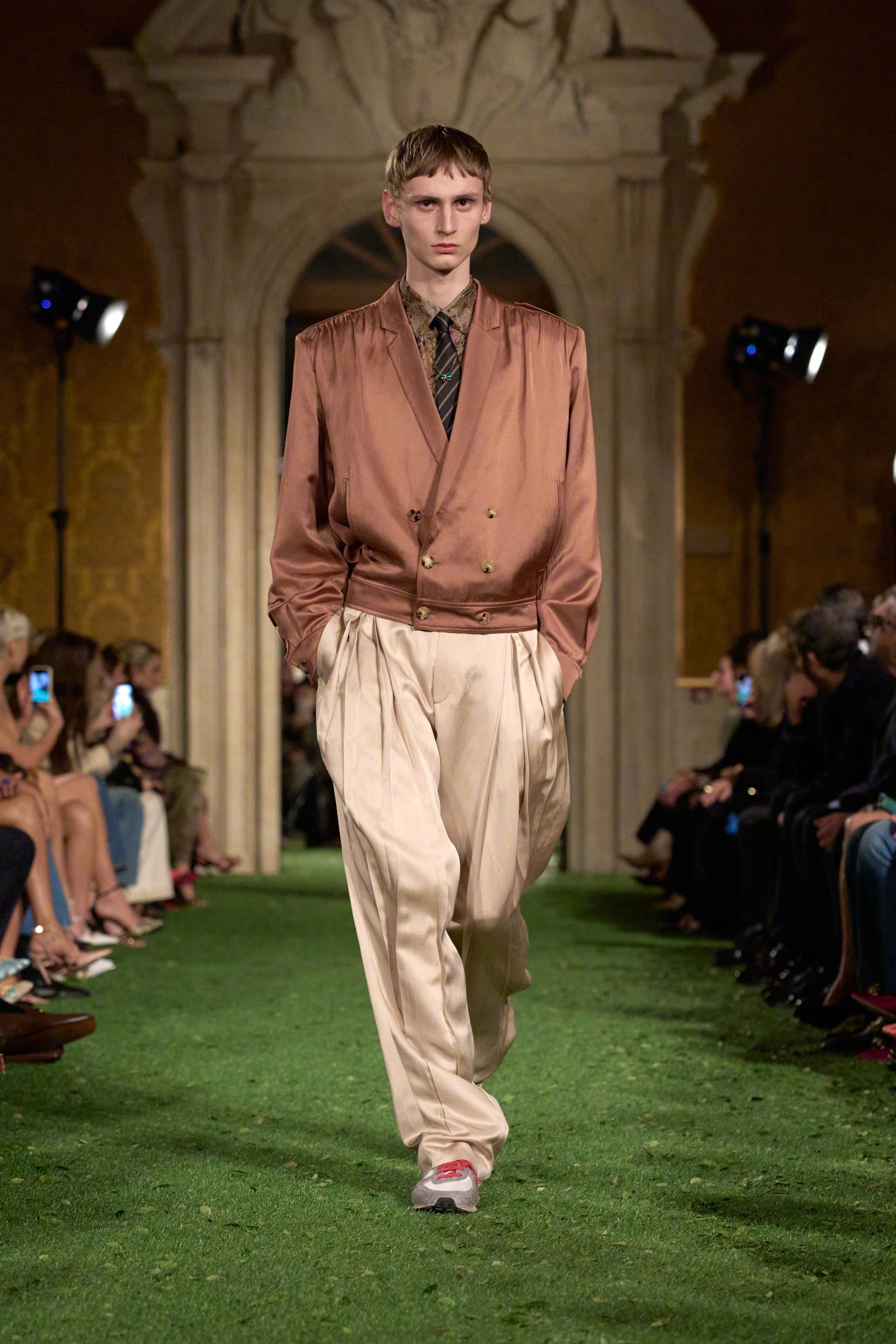 Valentino将于2026-2027秋冬系列重返罗马，以主题“Interf