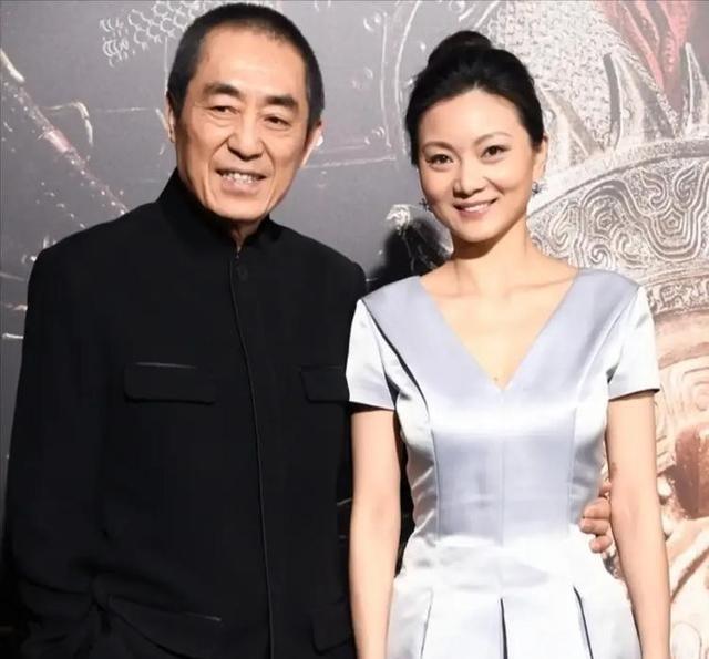 2000年的一天，19岁的陈婷拨通了张艺谋的电话，她支支吾吾地对电话那头的张艺谋