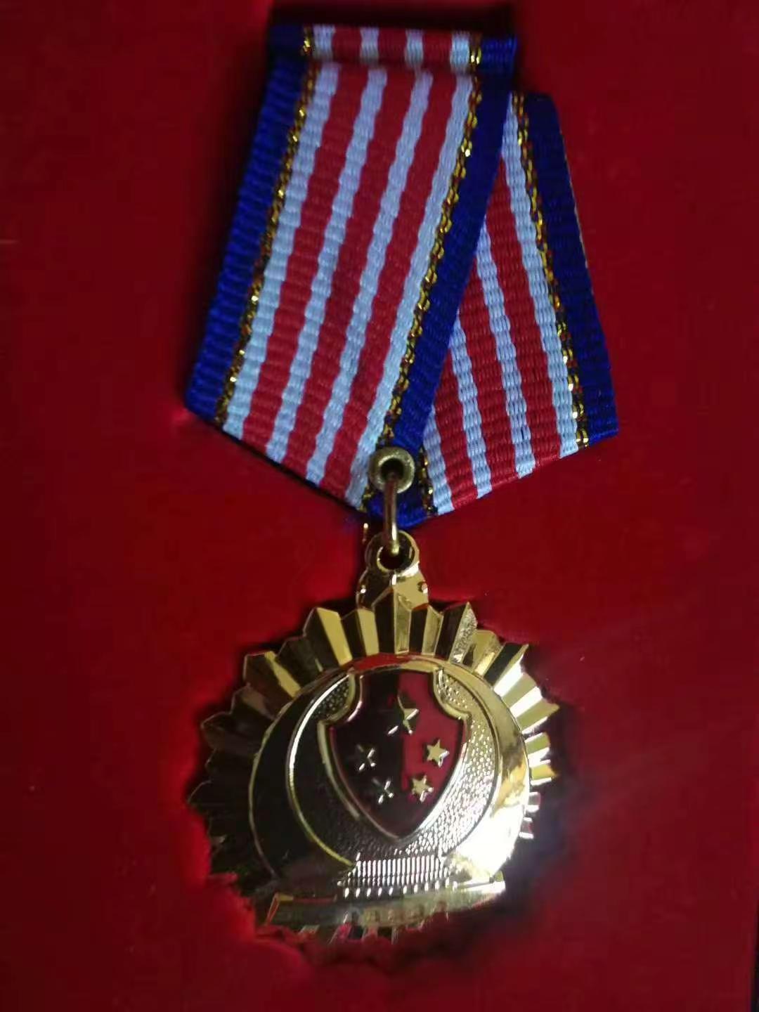 时至今日，我己离开热爱的警营己十年整，退休后又受聘兴凯湖公安分局并工作了七年。回