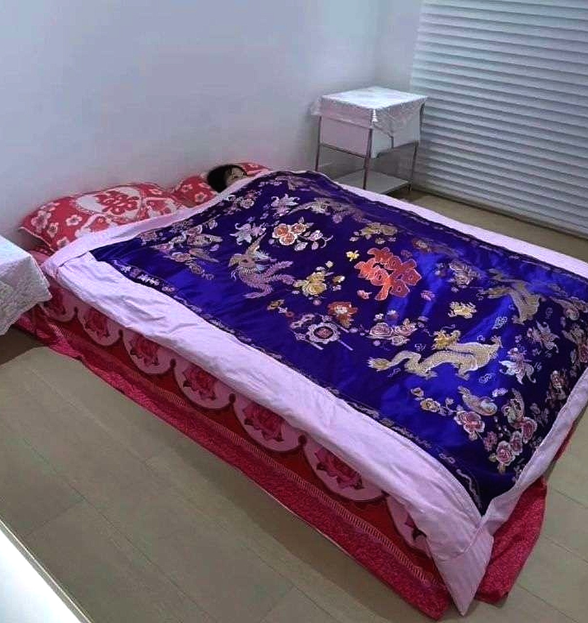 过年回老家，丈母娘给用的被子