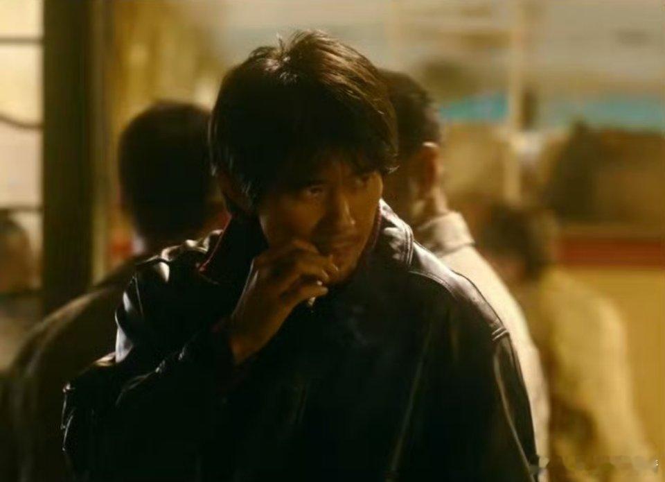 当时票房破三亿了，同是文艺片的狂野时代票房走向未知，易烊千玺造型和朱一龙好像啊，