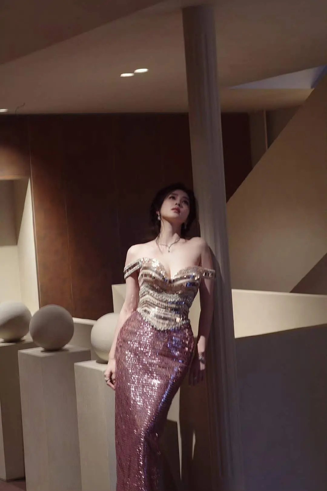 白鹿这个造型凹的刻意吗