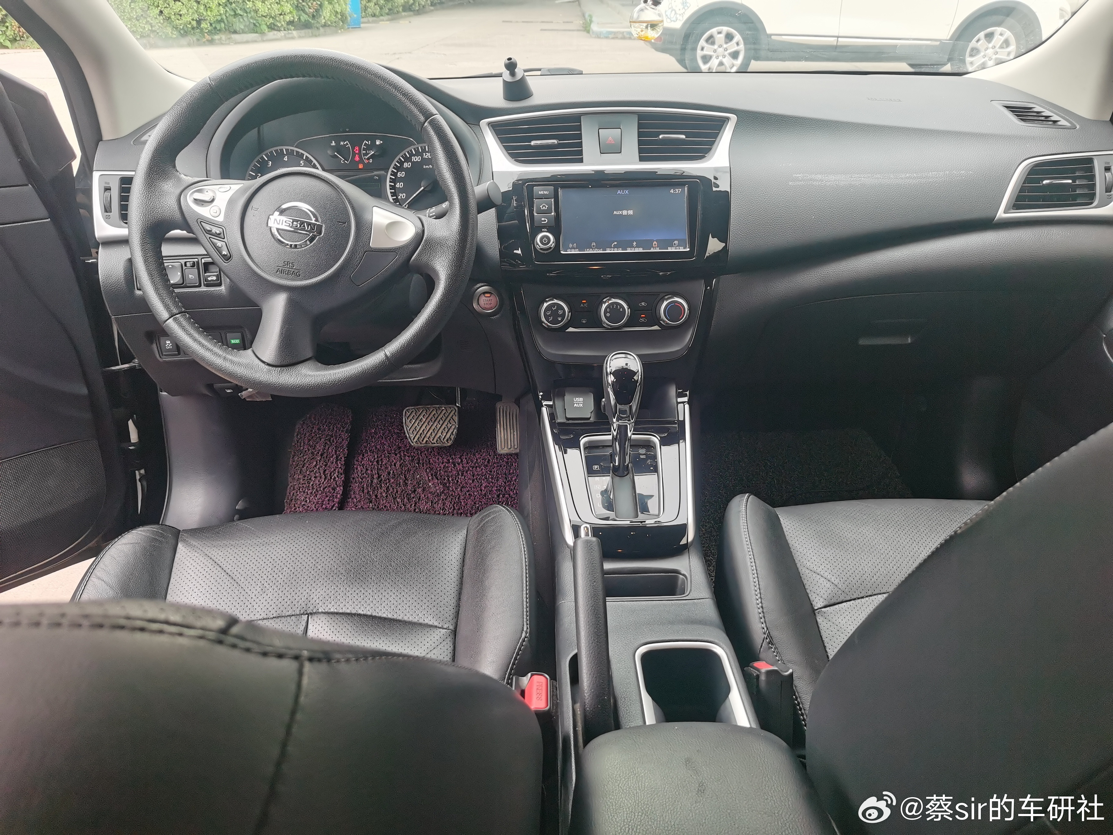 2018.9月，日产轩逸尊享版，个人一手车，7万多公里，无钥匙进入/一键启动/倒