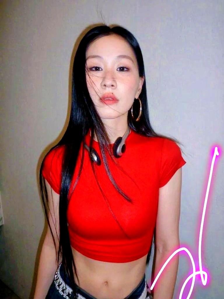 1月中旬，金靖在《王牌》里笑呵呵地说“剪戏也值”，可屏幕外铺天盖地“被删光”“开