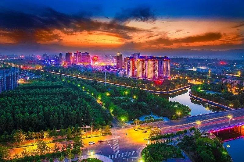 2015年10月，济源房价均价为3150元；2016年10月，济源房价均价为3