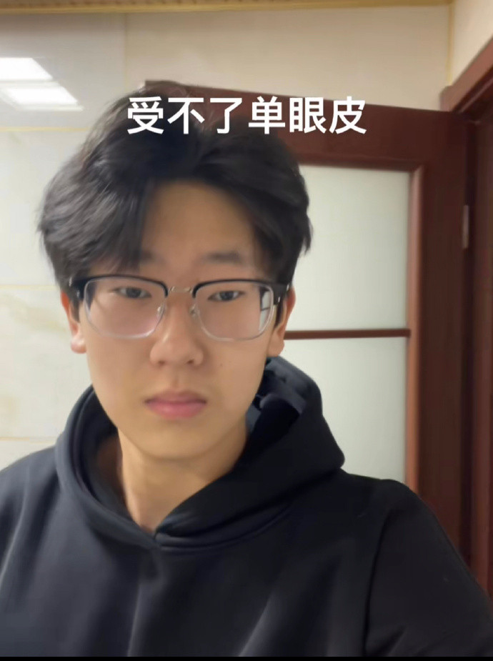 笑到肚子痛？快来分享你的快乐瞬间，一起泪奔！