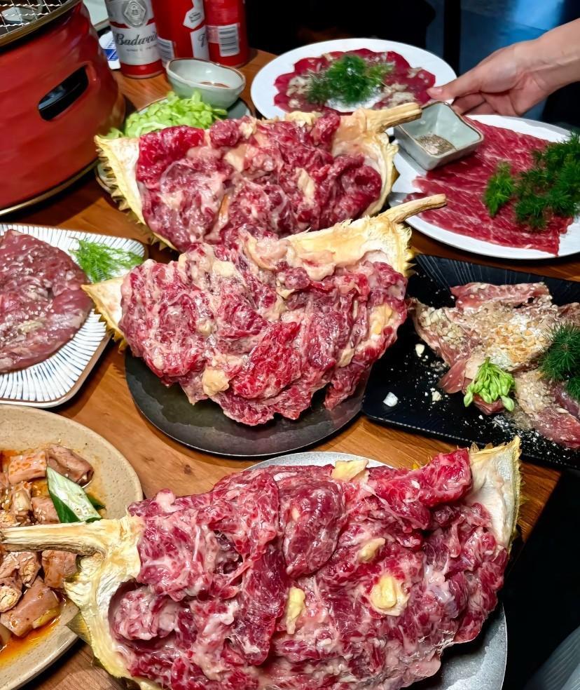 好好的肉被糟蹋了，这是谁想出的点子，爱吃榴莲和牛肉的都沉默了，我想知道这是啥味～
