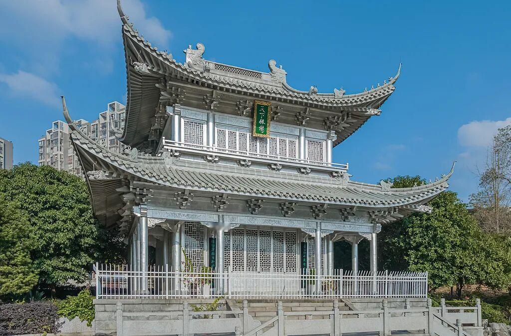 【天下银楼1205万元无人拍】银楼流拍原因近日，位于湖南郴州市永兴县的地标建筑