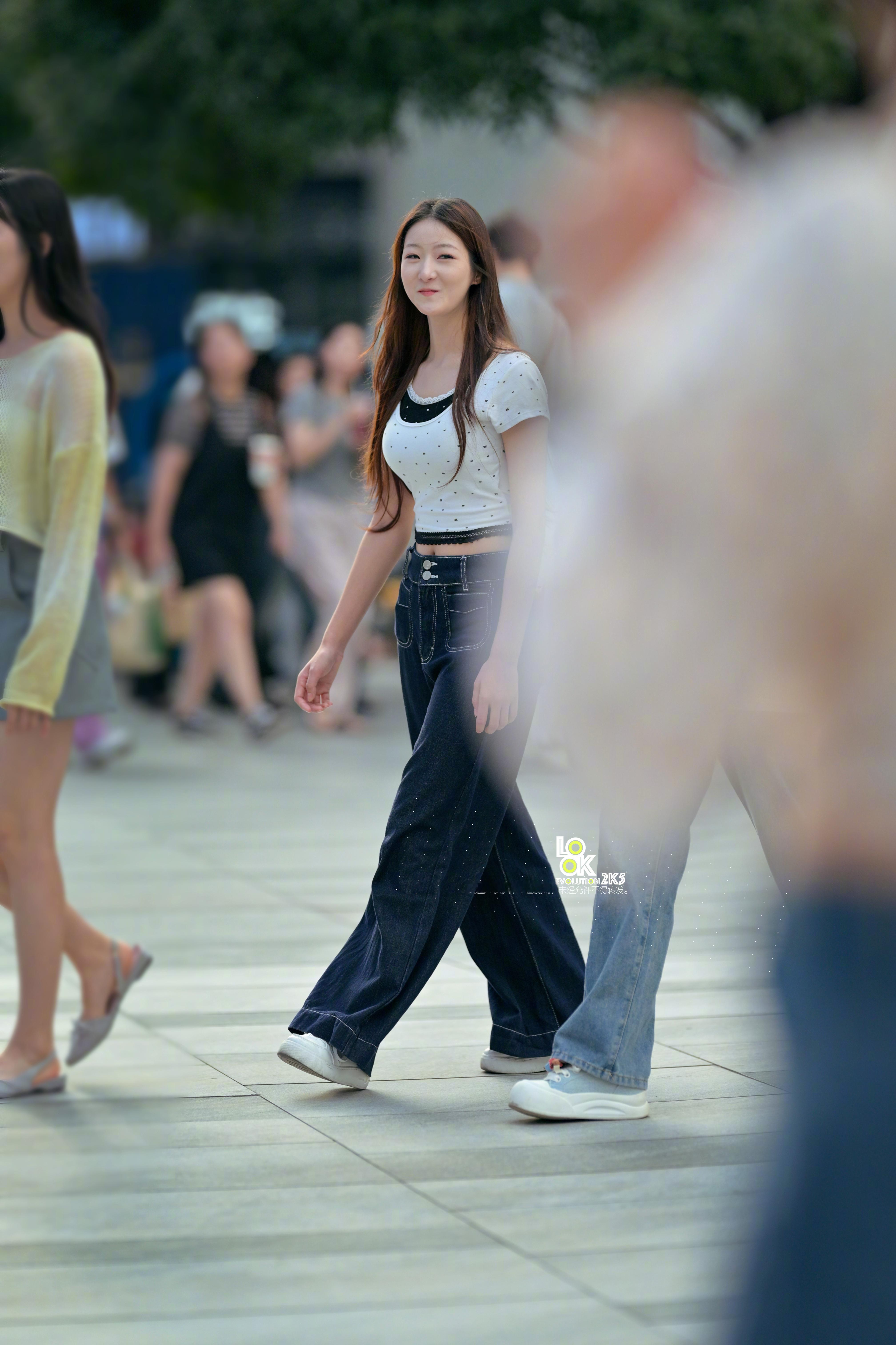 小姐姐的微笑好可爱​​​