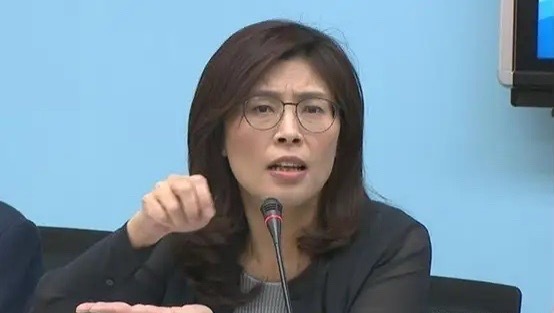 同样是去美国，一个是登门拜访，一个是受邀上座！郑还在华盛顿自己跑关系，韩国瑜那