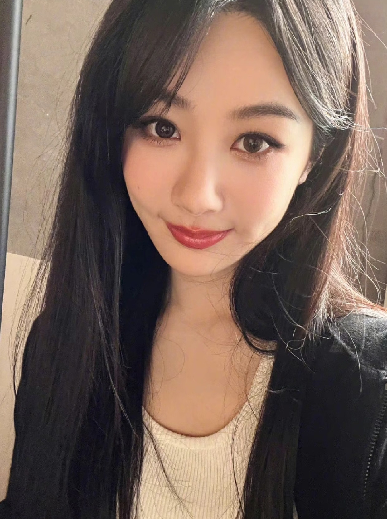 一直喊杨紫姐姐她就是这样宠我们”她永远这样一步一步让人无法不爱”我就是杨紫老婆
