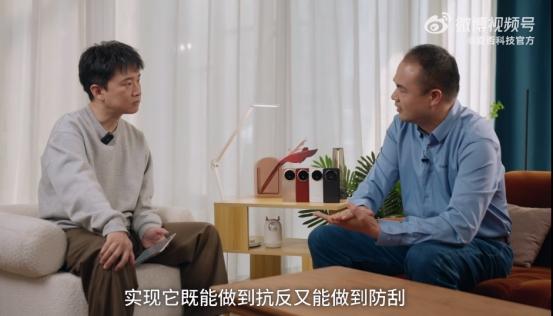 听了曹工和爱否的深度对话，终于看懂了黑钻屏的含金量。在折叠屏领域，想把屏幕做得又