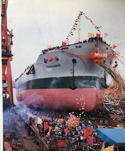 哎，你说现在这科技发展得有多快？前两天我看外媒报道，咱们中国海军折腾出两样“黑科