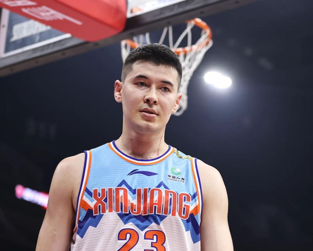 新疆男篮怎么说都是今年CBA常规赛的前四名，全运会资格赛怎么如此不堪一击？新疆