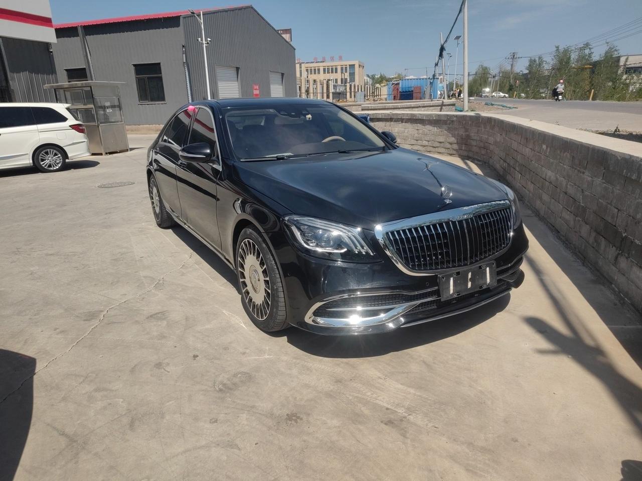 十一年前的奔驰S400改迈巴赫，还值20万吗？前两天验了一台奔驰S400，20