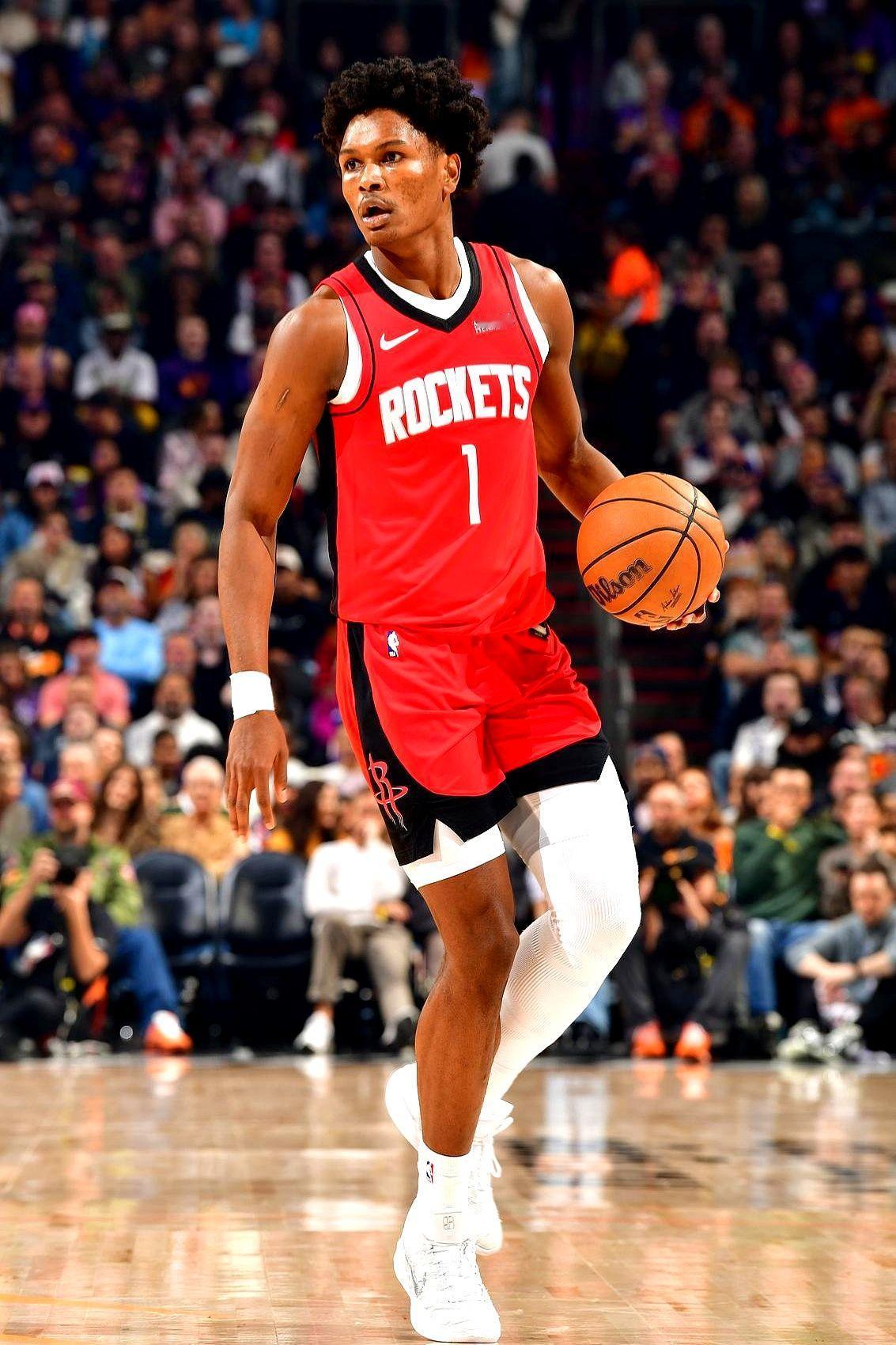 阿门汤普森这波直接炸翻NBA圈！现在网上吵得快把热搜挤爆了——有人说17中1