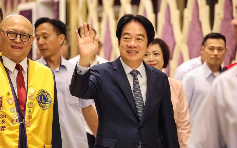 戴立安发布民调：赖清德信任度出现黄金交叉，民进党政治人物遥遥领先亲绿民调专家戴