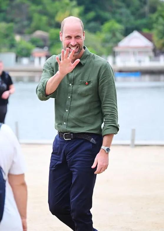 戴安娜王妃和安德鲁王子，被王室褫夺了“殿下”的封号，这两人曾经联手试图让查尔斯王