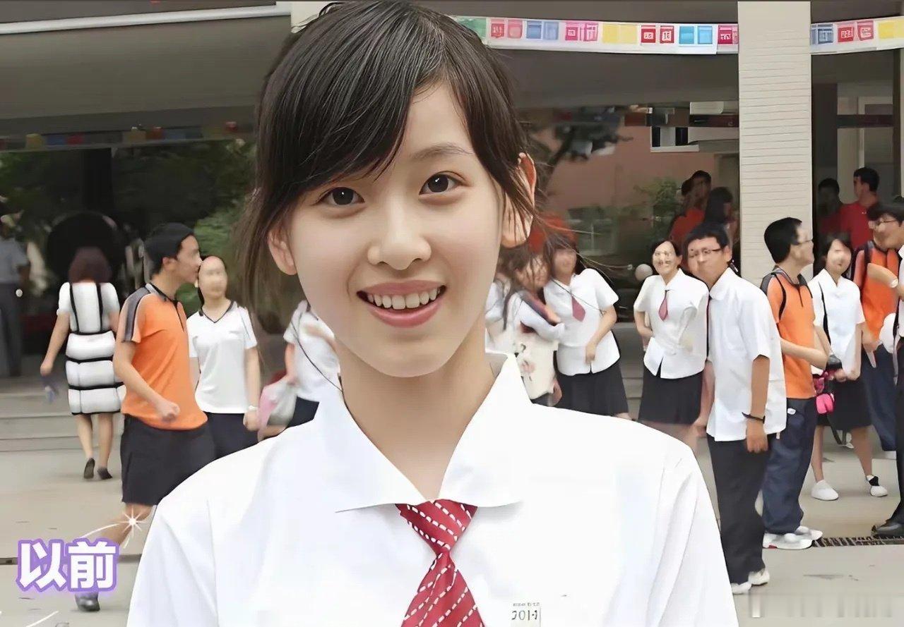 看了章泽天对何超琼的采访，忽然发现何女士也挺美的，原来她年轻的时候也挺好看，大家更喜欢谁的长相？​