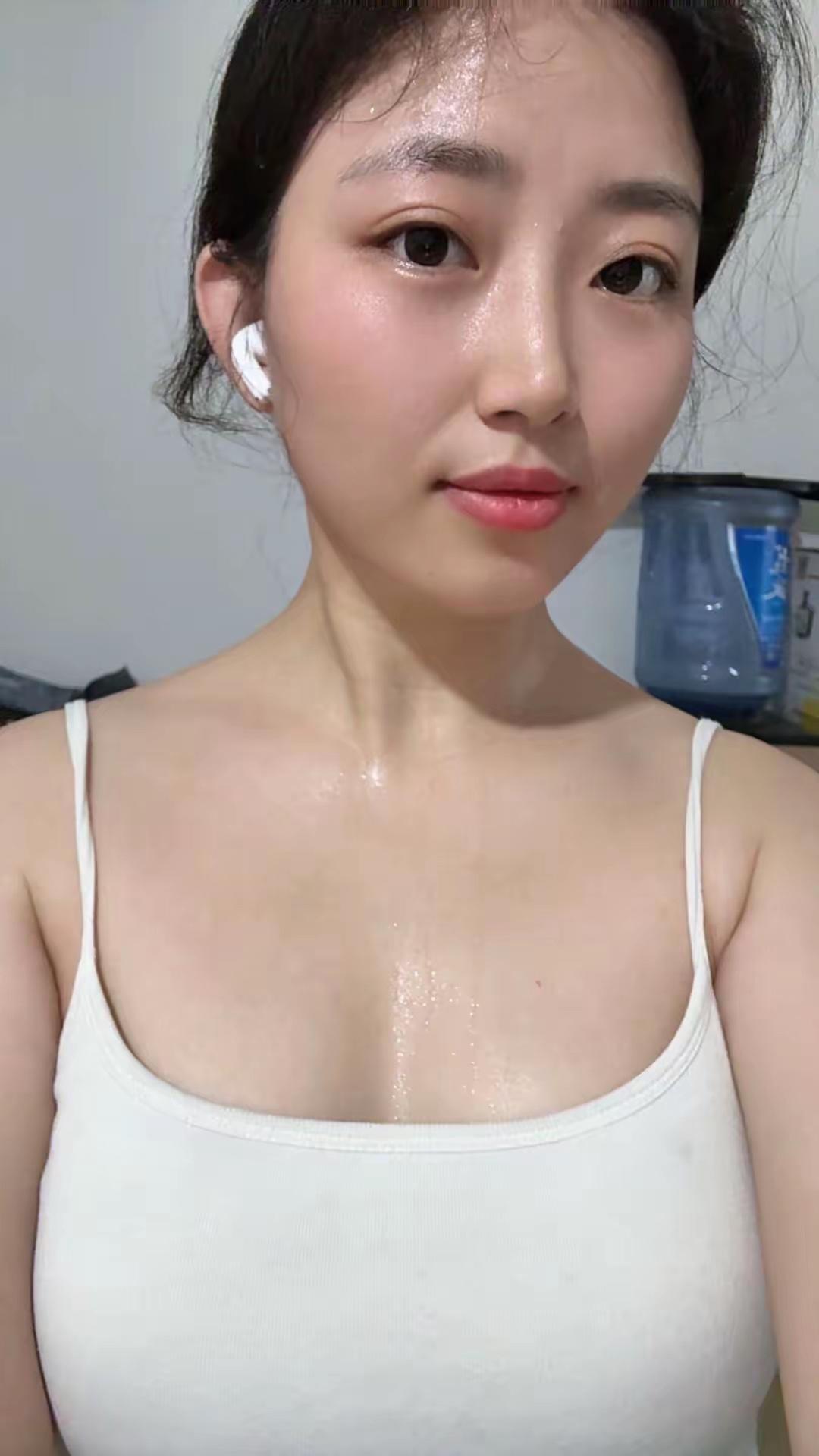 男人的通病：1、没结婚，想结婚2、结了婚，想自由3、兜里有钱，充大方4、