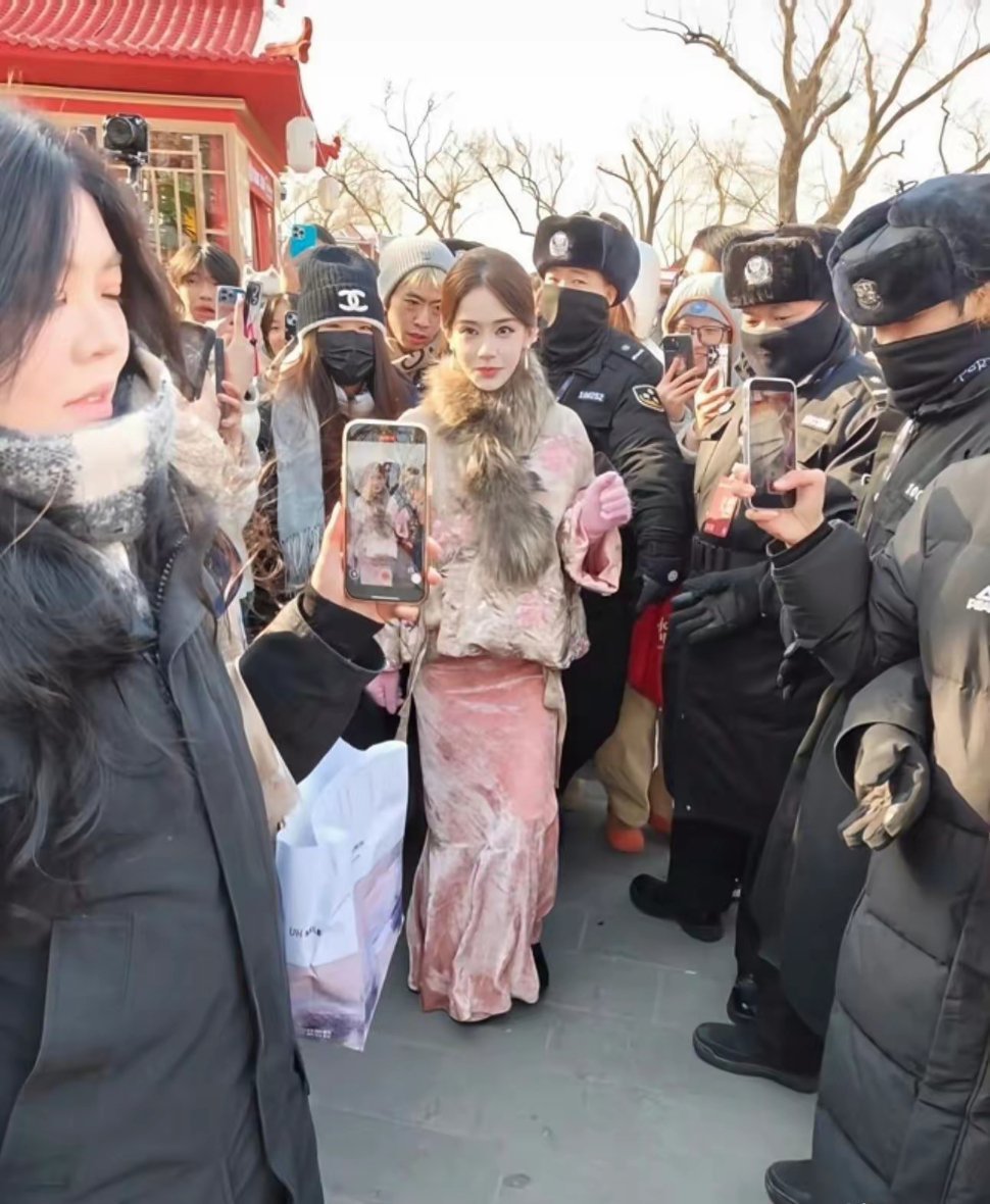 迅猛龙也太美了吧，线下颜值完全不输明星，能火果然是有原因的！