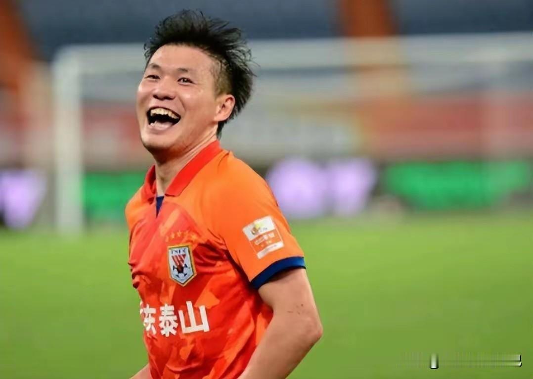 李源一想回归天津？大家觉得真假！现在网上一直流传一个消息，那就是泰山球员李源一